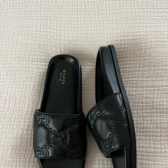 Gucci logo slides - Picture 4 of 7